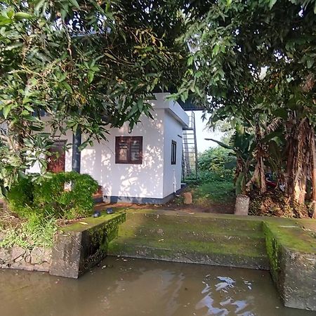 Valentine'S Rice Bowl Home Stay Alappuzha Exterior photo